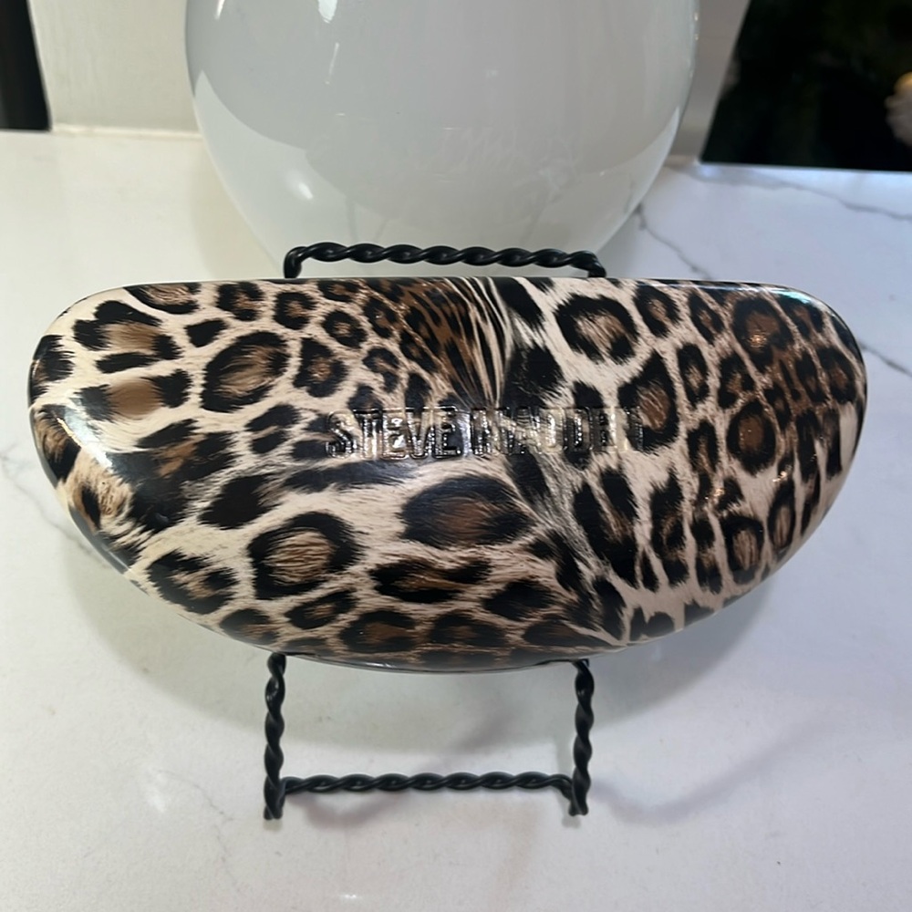 Steve Madden Leopard Print Hard Clamshell Sunglasses Case Black Brown